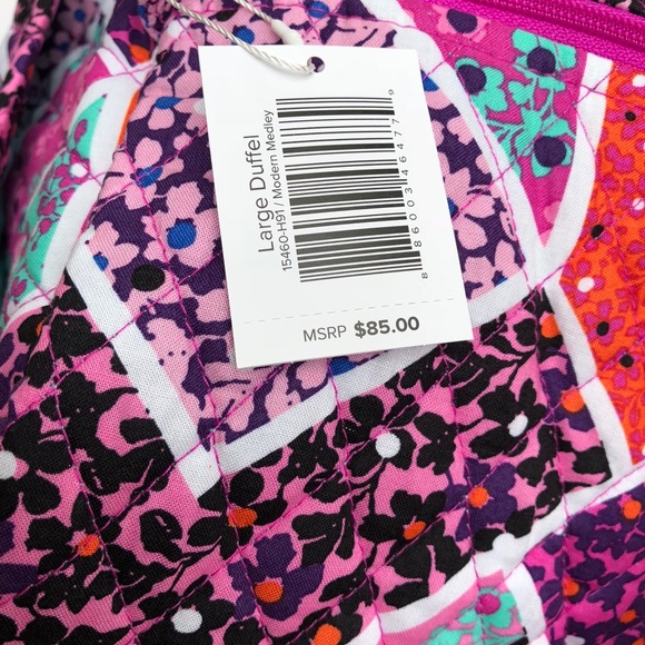 Vera Bradley Large Duffel bag in Modern Medley NWT - Picture 3 of 7